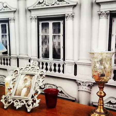 Art Apartment *